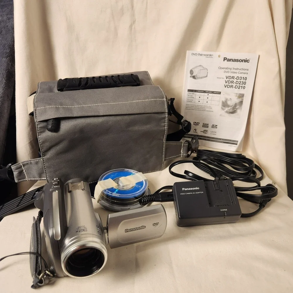 Panasonic VDR-D310 DVD Palmcorder Camcorder Bundle 32x Zoom *Tested & Working*